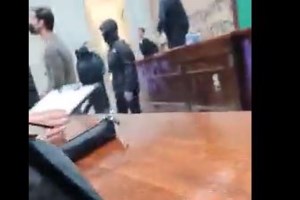 Επίθεση στην ΑΣΟΕΕ: "Οι ένοχοι θα βρεθούν" τονίζει η κυβέρνηση - "Τραμπούκοι δυσφημούν το φοιτητικό κίνημα" σχολιάζει ο ΣΥΡΙΖΑ