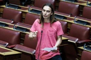 Γνωστός οινοποιός απαντάει στους ψεκασμένους για το 13033- "Δεν στέλνω μνμ γιατί θα μάθει η λέσχη Μπίλντεμπεργκ πότε πάω συνεργείο"