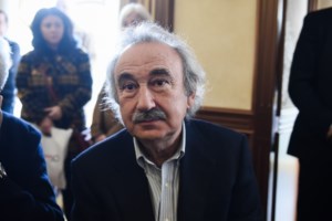ΠΑΣΟΚ-ΚΙΝΑΛ: Η κυβέρνηση θεατής στα ξεκαθαρίσματα λογαριασμών του οργανωμένου εγκλήματος