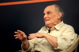 Προκλητικός πάντα ο Τσαβούσογλου: "Οταν ρίξαμε στη θάλασσα τους Ελληνες σεβαστήκαμε τη σημαία τους"