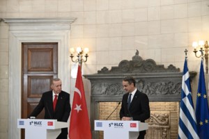 Αυστραλία: Αεροπλάνο έκανε αναγκαστική προσγείωση με την "κοιλιά" λόγω βλάβης [βίντεο]