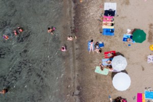 Βουτιές στην πισίνα: Επικίνδυνα τα παιχνίδια από πλαστικό και αφρολέξ - Τι πρέπει να προσέχουμε - εικόνα 4