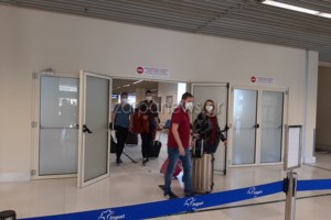 Νέες σκοτούρες για Μακρόν:  Άρθρο "φωτιά" για την "επιβίωση της χώρας" από εν ενεργεία Γάλλους στρατιωτικούς