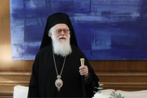 Κρίσιμες ώρες για τον Αρχιεπίσκοπο Αλβανίας Αναστάσιο