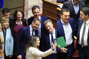 Ομόφυλα ζευγάρια: Σκέρτσος και Πατέλης άκουσαν τα αποτελέσματα από τα θεωρεία - Χειροκρότησαν μαζί με Καπουτζίδη - Σεργουλόπουλο