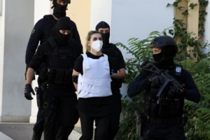 Ρούλα Πισπιρίγκου: Περιγράφει τις "εφιαλτικές στιγμές" όταν οι γιατροί επανέφεραν στη ζωή την Τζωρτζίνα - εικόνα 3