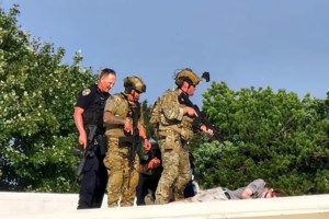 "Προσευχές και πανικός": Οι αντιδράσεις των πολιτών μετά την απόπειρα δολοφονίας κατά του Τραμπ - εικόνα 2