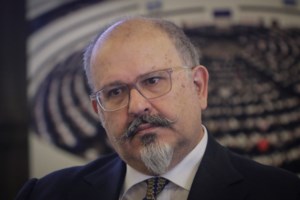 "Καρφιά" Φίλη για την απομάκρυνση Ξυδάκη από το "Κόκκινο": Ποια σκοπιμότητα την επέβαλε την επομένη του συνεδρίου;