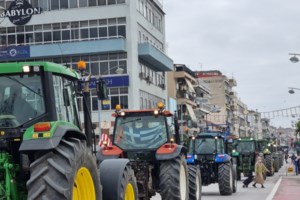 Θεσσαλονίκη: Ενώνουν τις δυνάμεις τους στη Θέρμη οι αγρότες - Δεκάδες τρακτέρ στον κόμβο [Eικόνες] - εικόνα 2