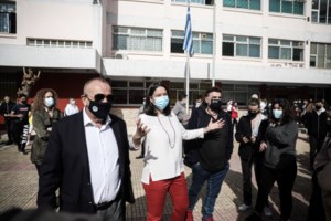 Εκπληξη: Εμβόλιο AstraZeneca μέσα σε 24 ώρες για τους 30-39 ετών - Εμβολιασμοί και μέσα στις γιορτές του Πάσχα