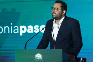 Βαρουφάκης: Ένα τεράστιο "όχι" στην πρόταση Τσίπρα για ανοχή - Το... πουλί πέταξε