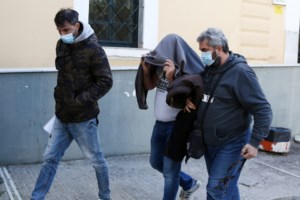 Κεραμέως: "Δεν θα ξανακλείσουν τα σχολεία - Μόλις 8 από τα 80.000 τμήματα είναι κλειστά λόγω κρουσμάτων" [Βίντεο]