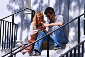 Αγίου Βαλεντίνου: Η κινηματογραφική πρόταση γάμου ενός Κρητικού στην αγαπημένη του [Βίντεο]