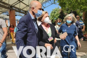 Θεσσαλονίκη: Γυναίκα πετούσε πράγματα απ' το μπαλκόνι της - Απειλούσε ότι θα αυτοκτονήσει