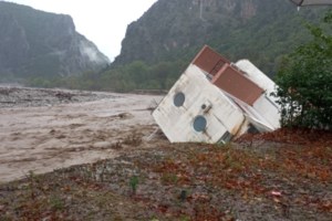 Κακοκαιρία Daniel: Μήνυμα του 112 στους οικισμούς Λίλη, Βαλομάνδρι, Παραπόταμος και Δροσερό Τρικάλων