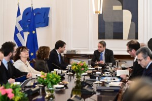 Μητσοτάκης στο αμαξοστάσιο της ΟΣΥ: Σκοπός μας να έχουμε 900 καινούργια λεωφορεία έως τα μέσα του 2025 - εικόνα 7