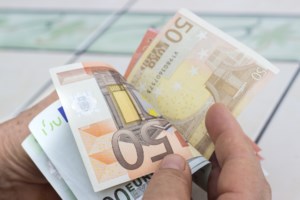 Νωρίτερα οι πληρωμές του e-ΕΦΚΑ: Πότε καταβάλλονται συντάξεις Ιανουαρίου και επιδόματα - εικόνα 2