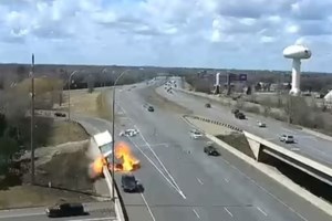 Μεγάλη φωτιά στις Αχαρνές - Συναγερμός στην Πυροσβεστική [βίντεο]