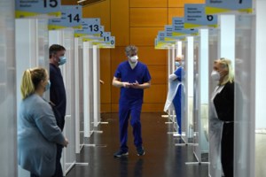 Τσιβγούλης για AstraZeneca: Σπάνια η επιπλοκή που προκαλεί το εμβόλιο - Τι να προσέξουμε [audio] - εικόνα 2