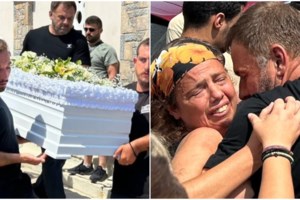 Σύρος: Πολίτες μπήκαν μέσα στο Blue Star Paros και φώναξαν για τη δολοφονία του Αντώνη - Χειροκρότησαν οι επιβάτες - εικόνα 3