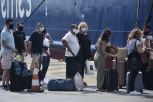 Κορονοϊός: Σε λεπτό σχοινί η χώρα με 735 κρούσματα σε μόλις μία εβδομάδα - Απειλεί τους νέους ο ιός - εικόνα 2