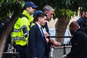 Βασίλης Μπισμπίκης: "Κυκλοφορούσε χωρίς πίσω πινακίδα, πρόσφατα πήρε κλήση για κίνηση σε αντίθετο ρεύμα κυκλοφορίας"