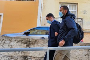 Δολοφονία Γαρυφαλλιάς: Συγκλονίζει η μητέρα της στη δίκη - "Είδα ένα σκουλήκι που απλά το προσπερνάς" [Βίντεο]