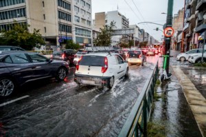 Κακοκαιρία Adel: Γιατί η Αθήνα πλημμύρισε με 40 χιλιοστά βροχής - Η εξήγηση του Θοδωρή Κολυδά