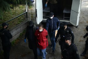 Ελεύθεροι οι δύο αντεξουσιαστές για τα γκαζάκια στο σπίτι του Δημήτρη Σταμάτη στη Θεσσαλονίκη - εικόνα 2