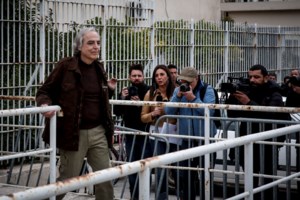 Συγκλονίζουν οι συγγενείς θυμάτων τρομοκρατίας: Τον καλούμε να υποχωρήσει από το αίτημά του και να ζήσει