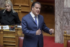 Γεωργιάδης: Μόνο η κυβέρνηση ΣΥΡΙΖΑ είχε ψηφίσει ευνοϊκό νόμο για το φακελάκι - Νόμιμη διέξοδος τα απογευματινά χειρουργεία