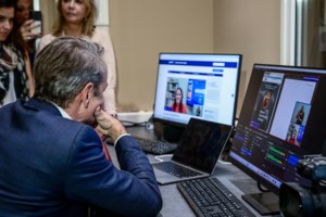 Τα καμπανάκια των δημοσκοπήσεων αγχώνουν την κυβέρνηση: Στροφή στην καθημερινότητα για υγεία, παιδεία και στέγαση