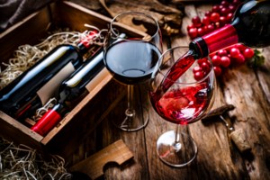 Γαλλία: Επίθεση με μαχαίρι σε ιερέα μέσα σε εκκλησία στη Νίκαια