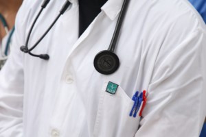 Πρωτοποριακή επέμβαση στη Νέα Υόρκη: Για πρώτη φορά μεταμόσχευσαν επιτυχώς ολόκληρο βολβό ματιού σε ασθενή