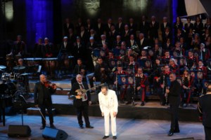 Τόλης Βοσκόπουλος: 10 αξέχαστες επιτυχίες του - Τα θρυλικά κομμάτια που όλοι έχουμε σιγοτραγουδήσει [βίντεο] - εικόνα 2