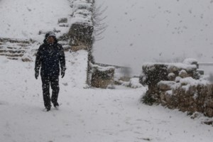 Ξέρετε να οδηγείτε σε χιόνι, πάγο και χαμηλές θερμοκρασίες; Οσα πρέπει να γνωρίζετε για... παγωμένες διαδρομές