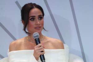 "Ο Πρίγκιπας Χάρι νιώθει πολύ μόνος": Του λείπει η βασιλική οικογένεια, ανένδοτη η Μέγκαν Μαρκλ - εικόνα 4