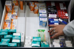 Γεωργιάδης: Στα Άνω Λιόσια σε μια 85χρονη η πρώτη δωρεάν διανομή φαρμάκων κατ' οίκον