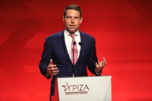 "Θέλετε να με ξεδοντιάσετε;": Η απάντηση του Στέφανου Κασσελάκη σε ερώτηση δημοσιογράφου του Mega [Βίντεο]