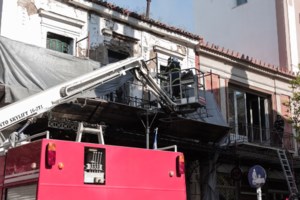 Φωτιά σε εγκαταλελειμμένο σπίτι στα Πατήσια - Καταστράφηκε ολοσχερώς