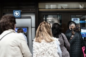 Αθήνα: Η επόμενη μέρα από το πέρασμα της "Ελπίδας" - Στα λευκά η πλατεία Συντάγματος [εικόνες] - εικόνα 6