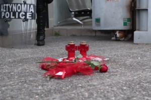 Σοκ στο Μενίδι: 40χρονη βρέθηκε νεκρή στη μέση του δρόμου - Είχε μαχαίρι καρφωμένο στην κοιλιά - εικόνα 3