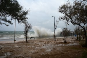 Κακοκαιρία στη Ζάκυνθο: Πλημμυρισμένοι δρόμοι και κατολισθήσεις από την καταρρακτώδη βροχή [εικόνες-βίντεο] - εικόνα 6