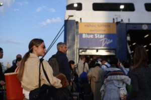 Πασχαλινή έξοδος: Δραπετεύουν μαζικά οι Αθηναίοι - 30% αυξημένη η κίνηση στα λιμάνια - Καθυστερήσεις στην Αττική Οδό - εικόνα 2