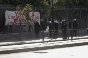 Πολυτεχνείο: Αυτοί είναι οι νέοι αστυνομικοί διαμεσολαβητές για την αποφυγή συγκεντρώσεων [εικόνες - βίντεο]