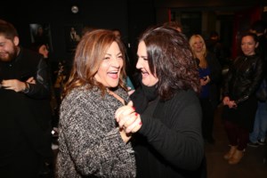 Epic: Ο Γεωργούλης έκανε ντου στη σκηνή την ώρα που έπαιζε η Σταυροπούλου - Τρελάθηκε, τσίριζε [βίντεο]