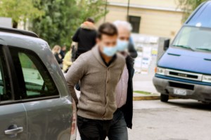 Θεσσαλονίκη: Έκλεψε την κάρτα του θείου της που νοσηλευόταν με κορονοϊό και "ξάφρισε" 20.000 ευρώ