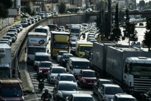 Κίνηση: Στο "κόκκινο" ο Κηφισός - Σημαντικά προβλήματα στη λεωφόρο Κηφισίας - εικόνα 2