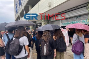 Φοιτητές έκλεισαν την Κατεχάκη διαμαρτυρόμενοι για την πανεπιστημιακή αστυνομία - Πήγαν και στο υπουργείο Προστασίας του Πολίτη