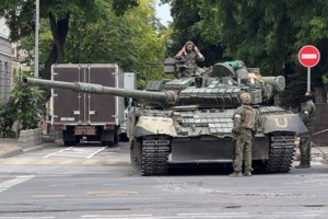 Διάταγμα για παραβίαση του στρατιωτικού νόμου υπογράφει ο Πούτιν - Ποινή φυλάκισης 30 ημερών